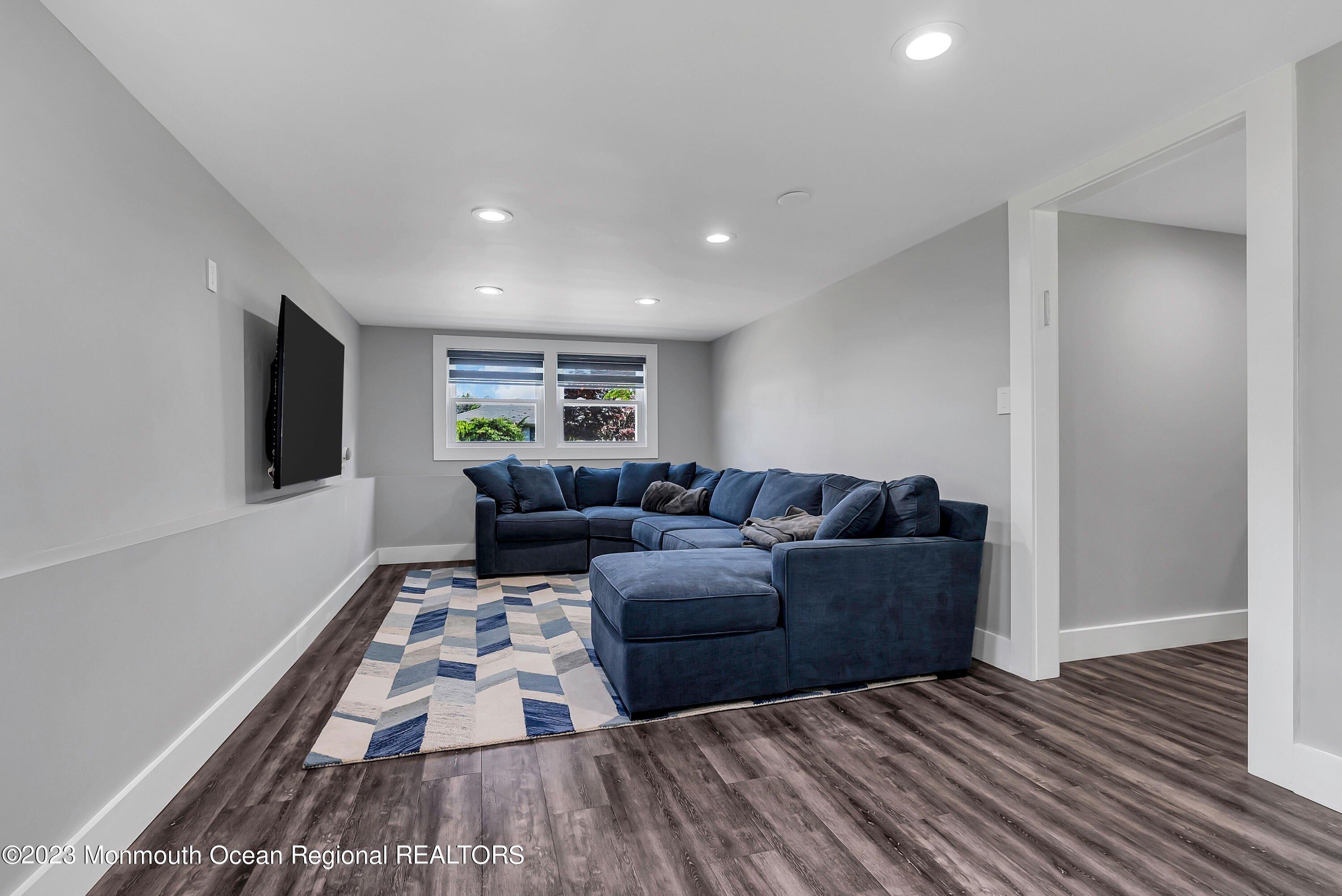Fulton Ave, West Long Branch, NJ 07764