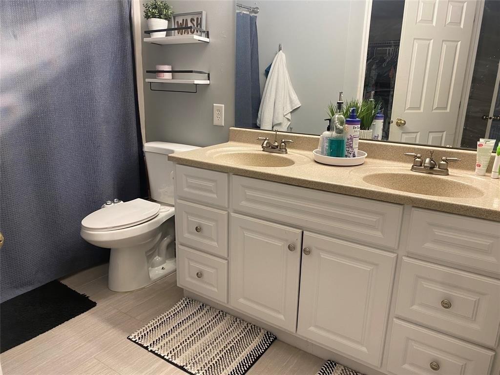 Columbia Cir S, Greenwood, IN 46142