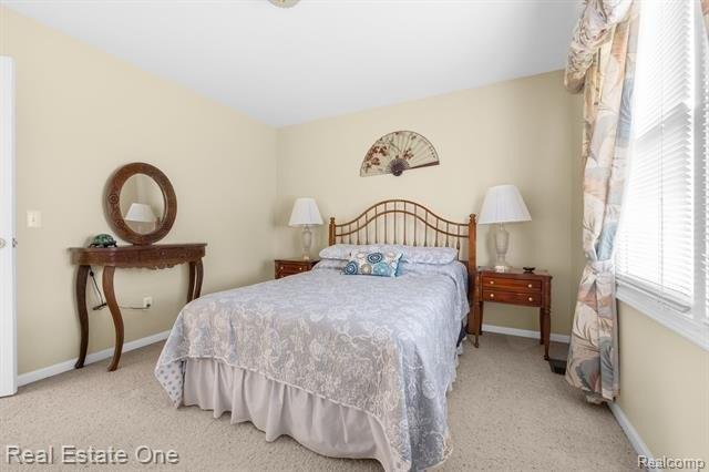 Countrywood Dr, Plymouth, MI 48170