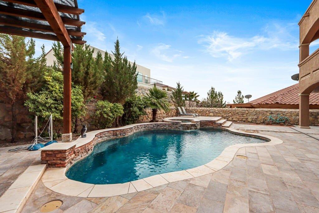 Franklin Bluff Dr, El Paso, TX 79912