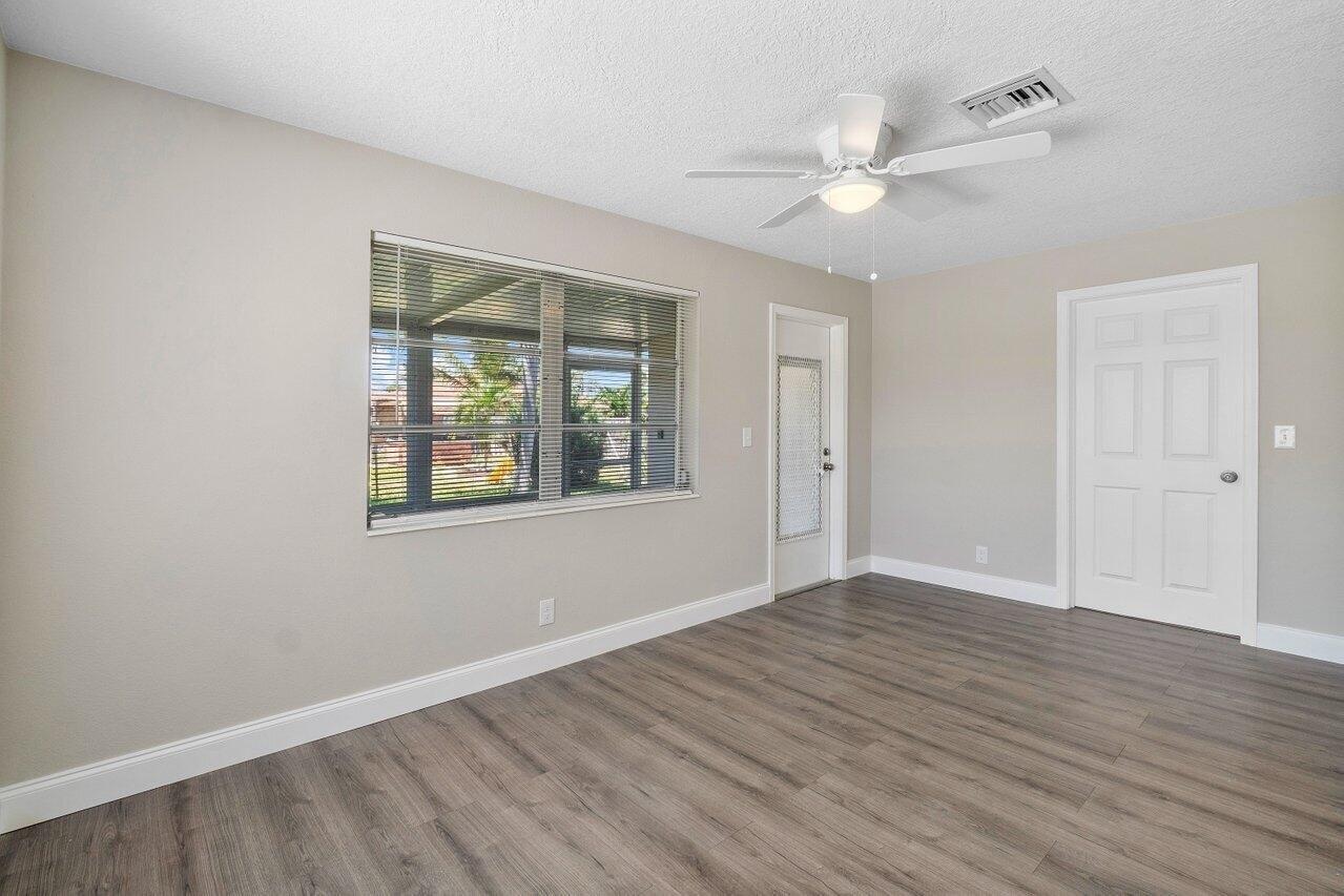 Skylark Ln, Lantana, FL 33462