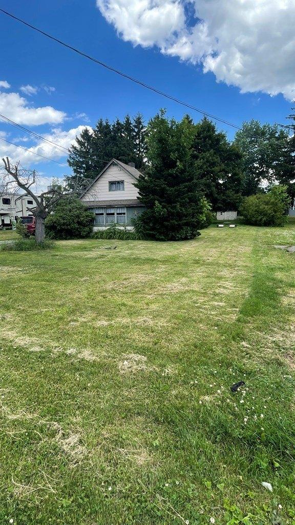 Elmira St, Sayre, PA 18840