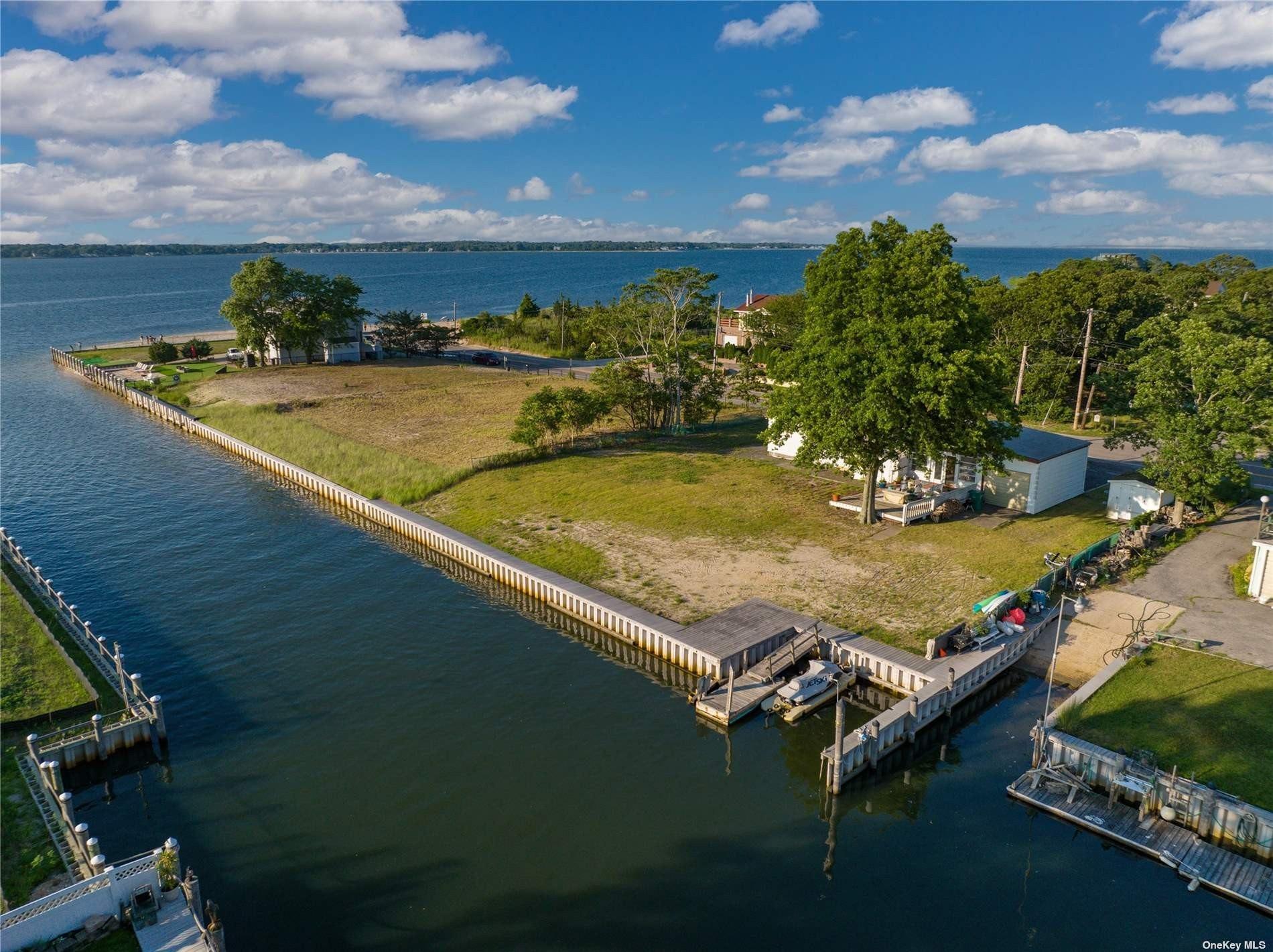 Longneck Blvd, Riverhead, NY 11901