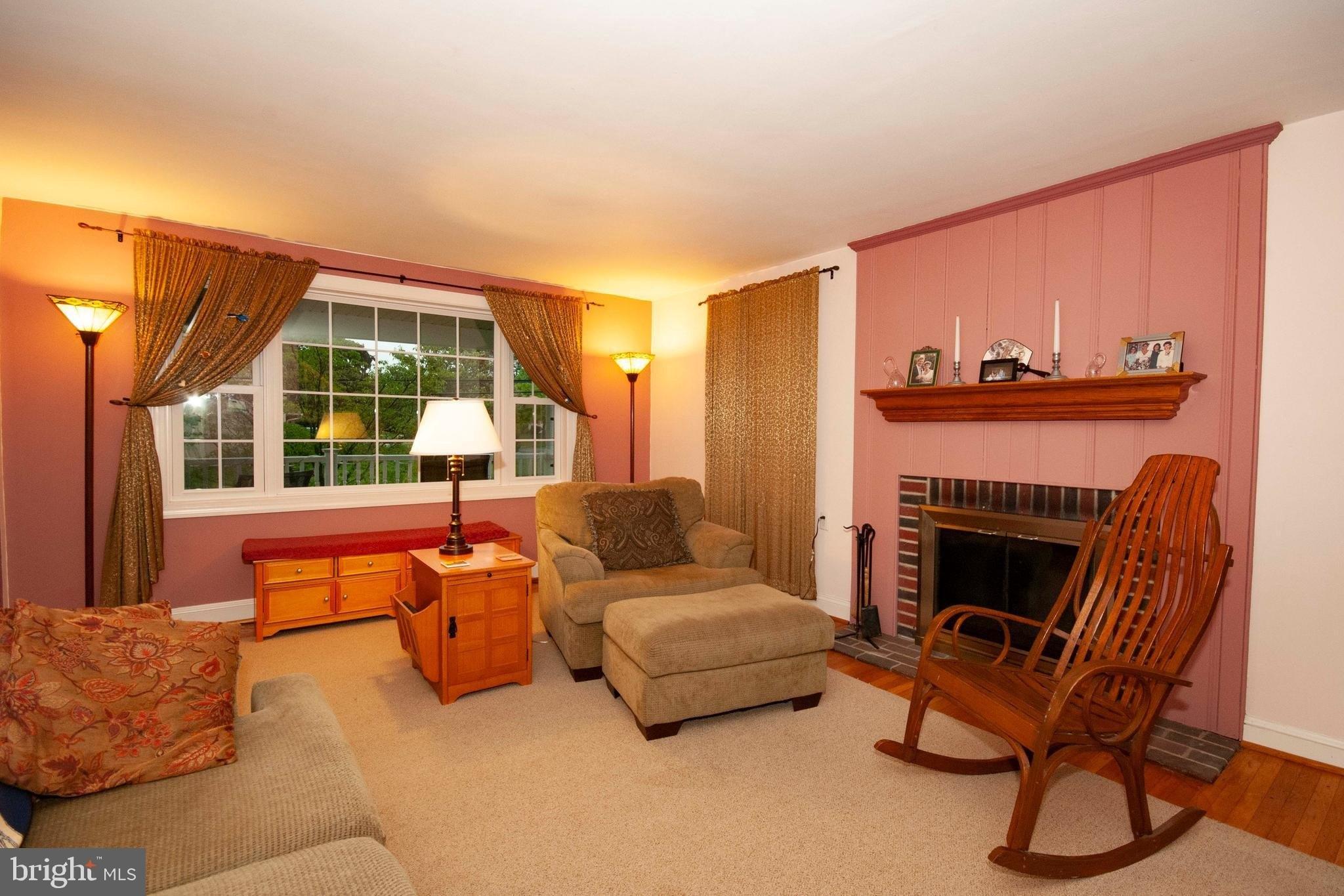 Maplewood Rd, Springfield, PA 19064