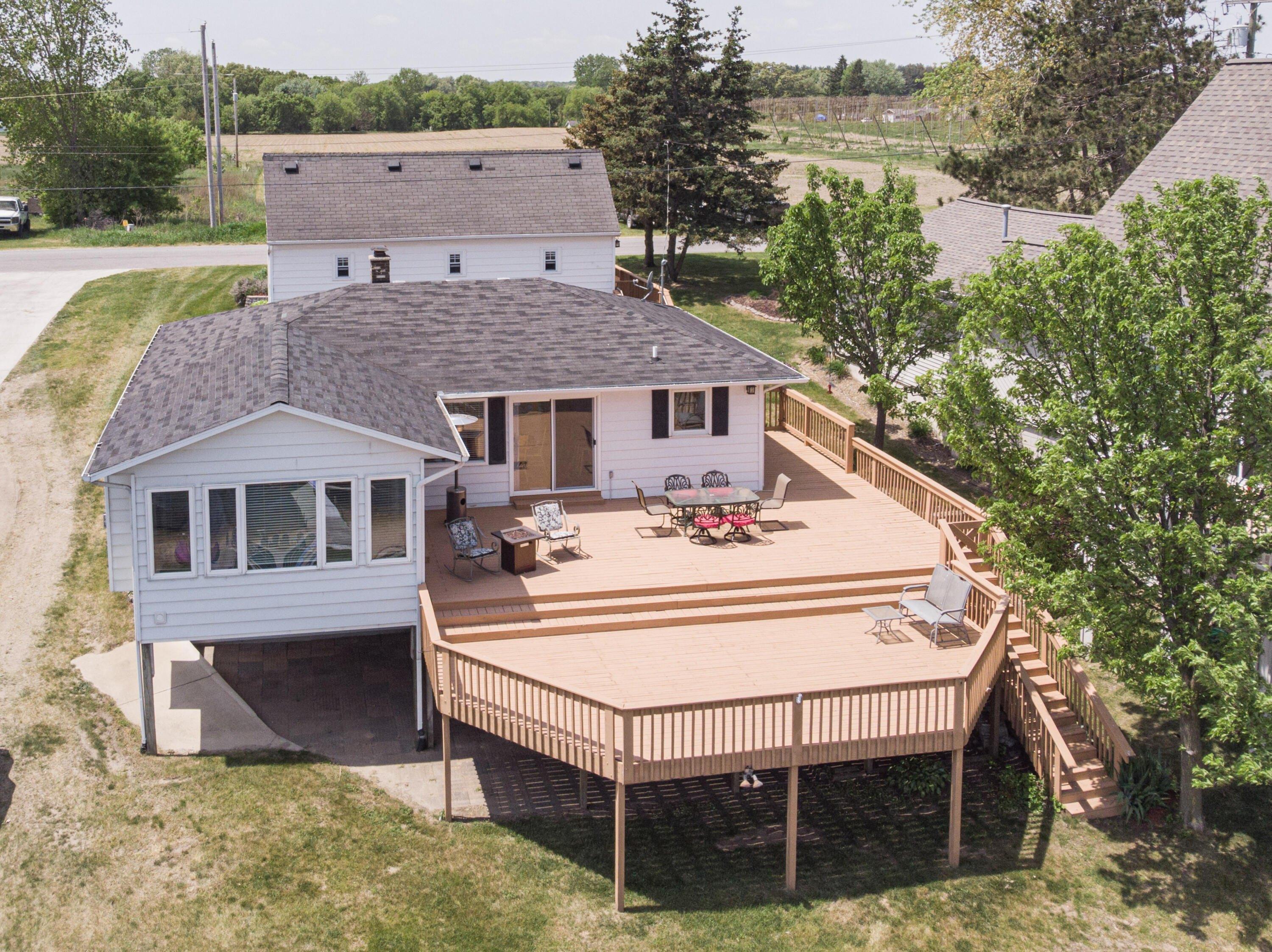 Dream Isle Dr Ne, Belding, MI 48809