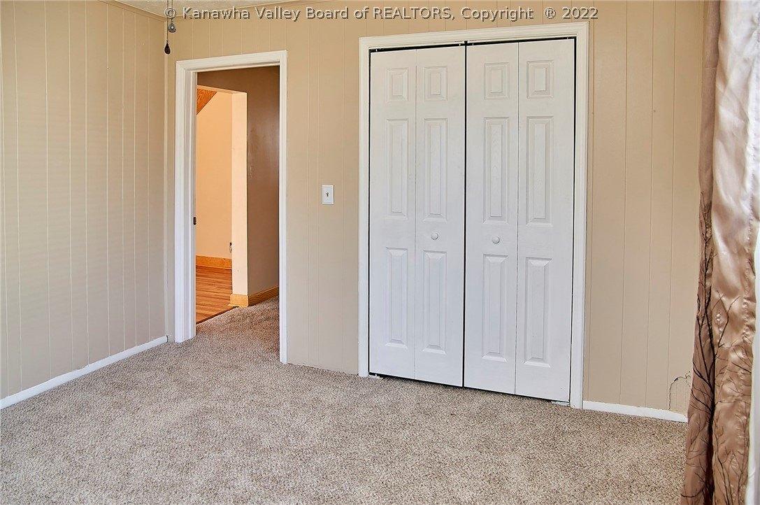 10th St, Nitro, WV 25143