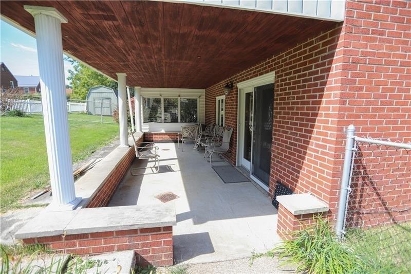 Agnew Rd, Jeannette, PA 15644