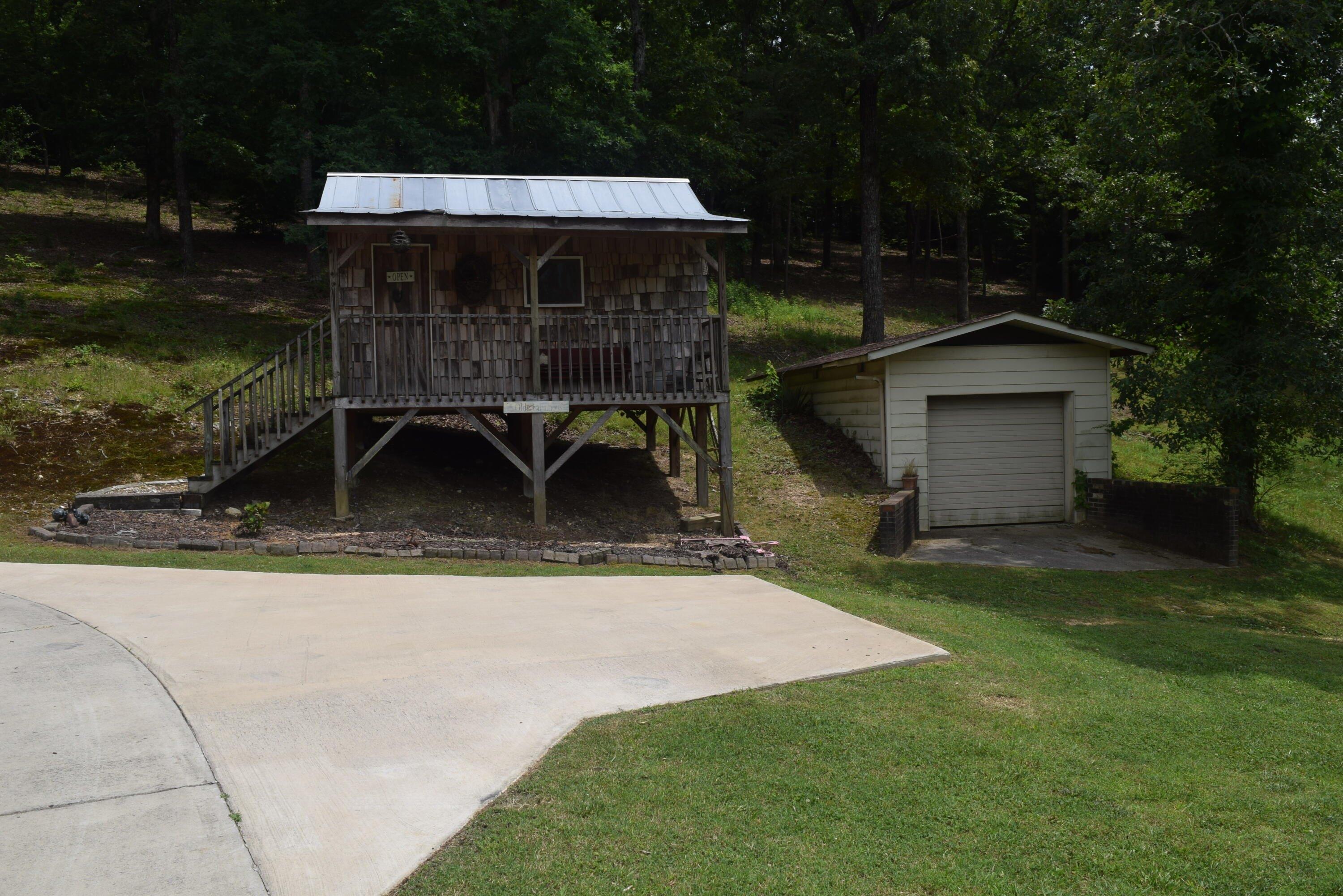 E Valley Rd, Jasper, TN 37347