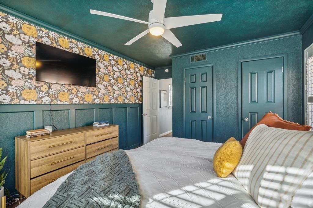 W 10th St, Dallas, TX 75211