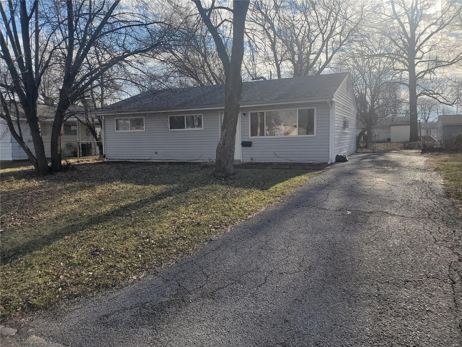 Marion St, East Saint Louis, IL 62206