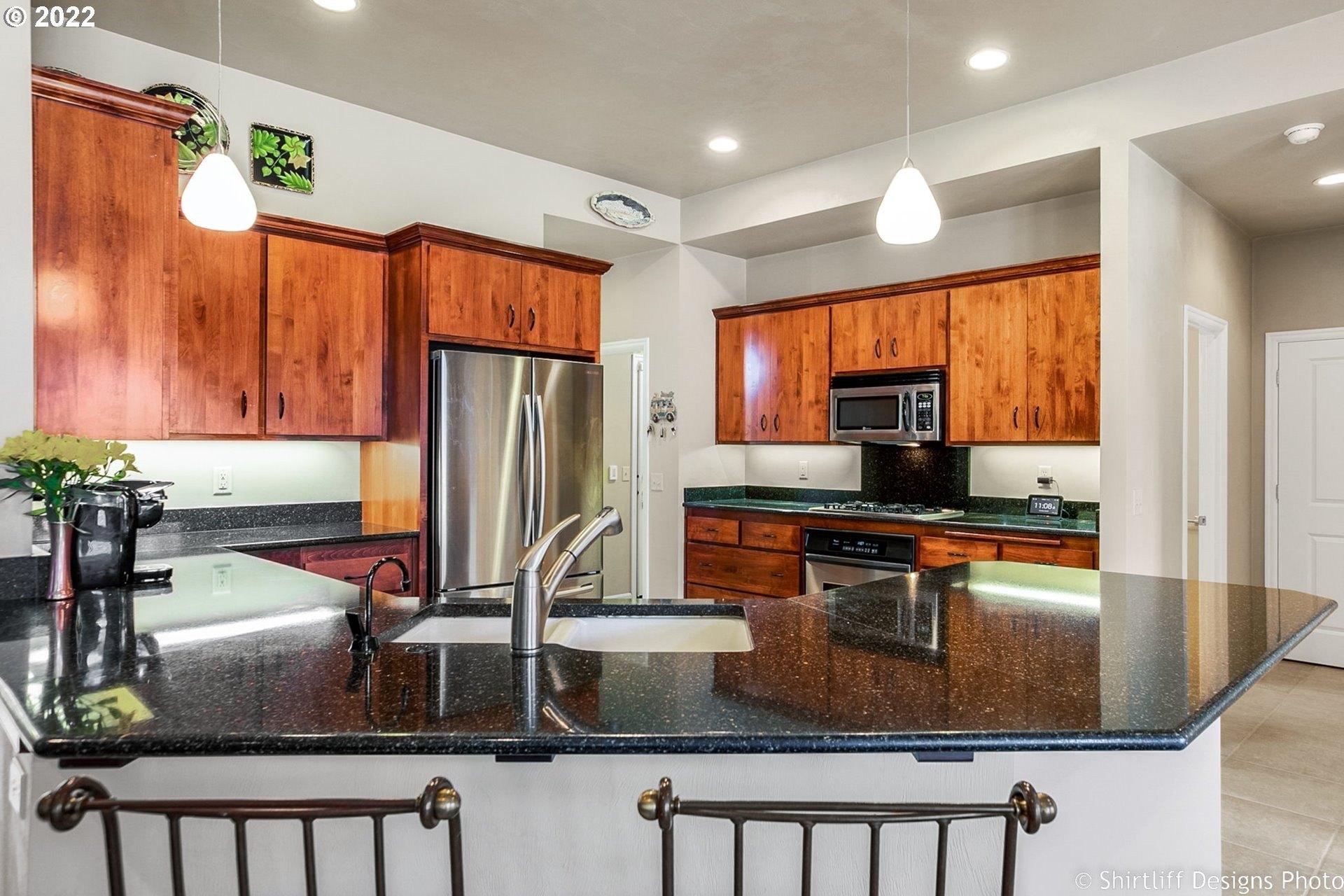 Martinique Ave, Eugene, OR 97408