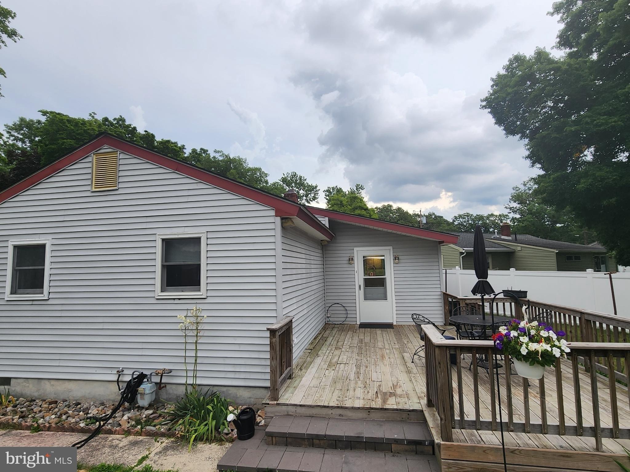 Delwyn Ln, Williamstown, NJ 08094