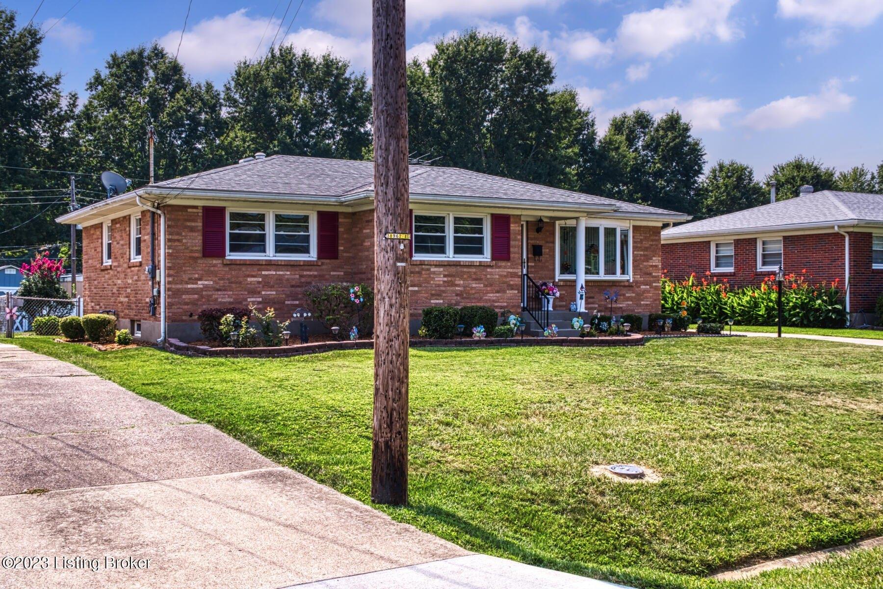 Mariemont Rd, Louisville, KY 40258