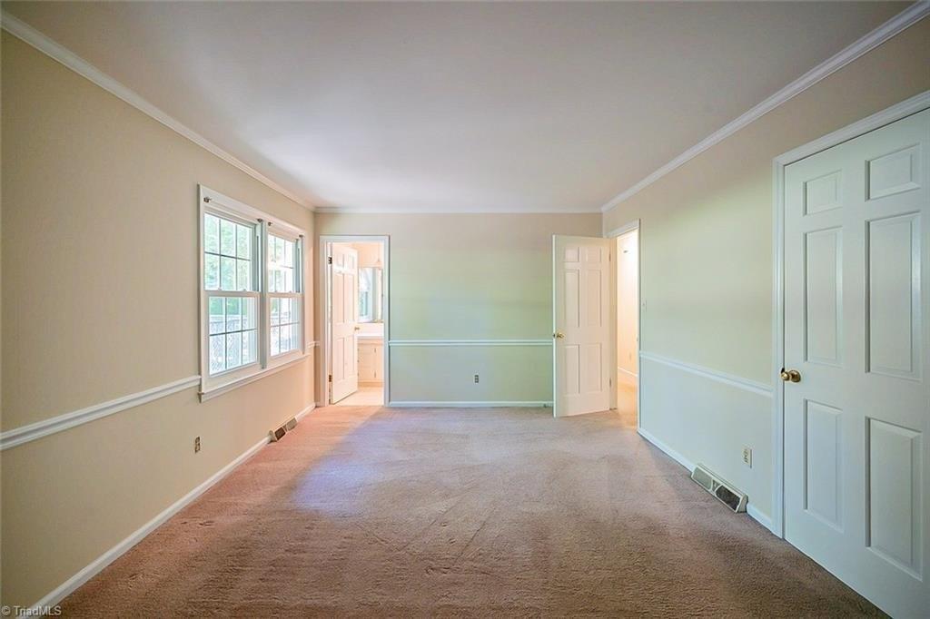 Buddingbrook Ln, Winston Salem, NC 27106