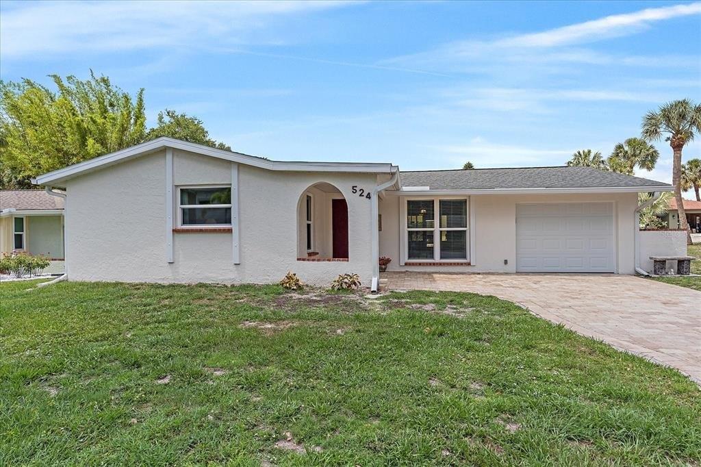 Casas Bonitas Dr, Nokomis, FL 34275