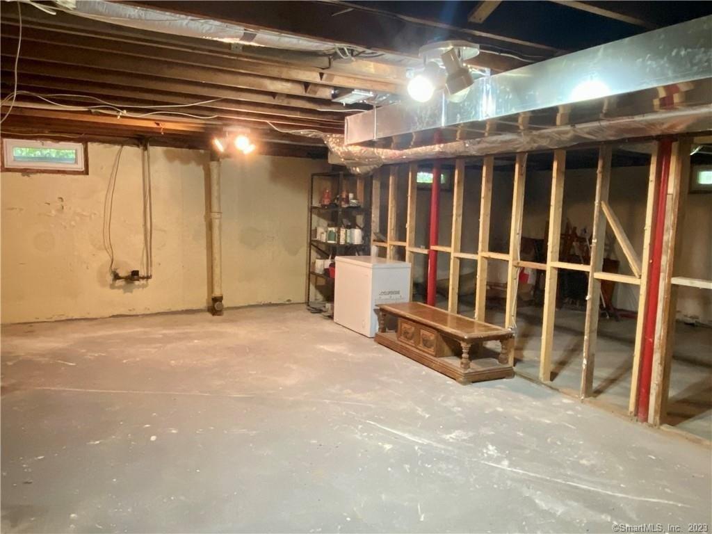 Gordon Ave, Enfield, CT 06082