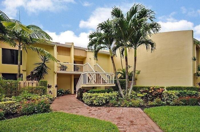 Bridgewood Dr, Boca Raton, FL 33434