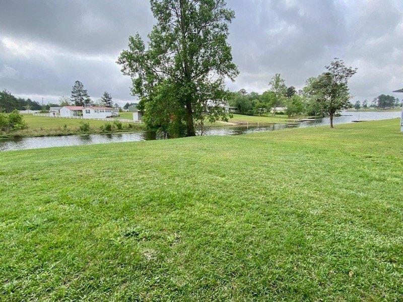 Walker Ln, Baxley, GA 31513