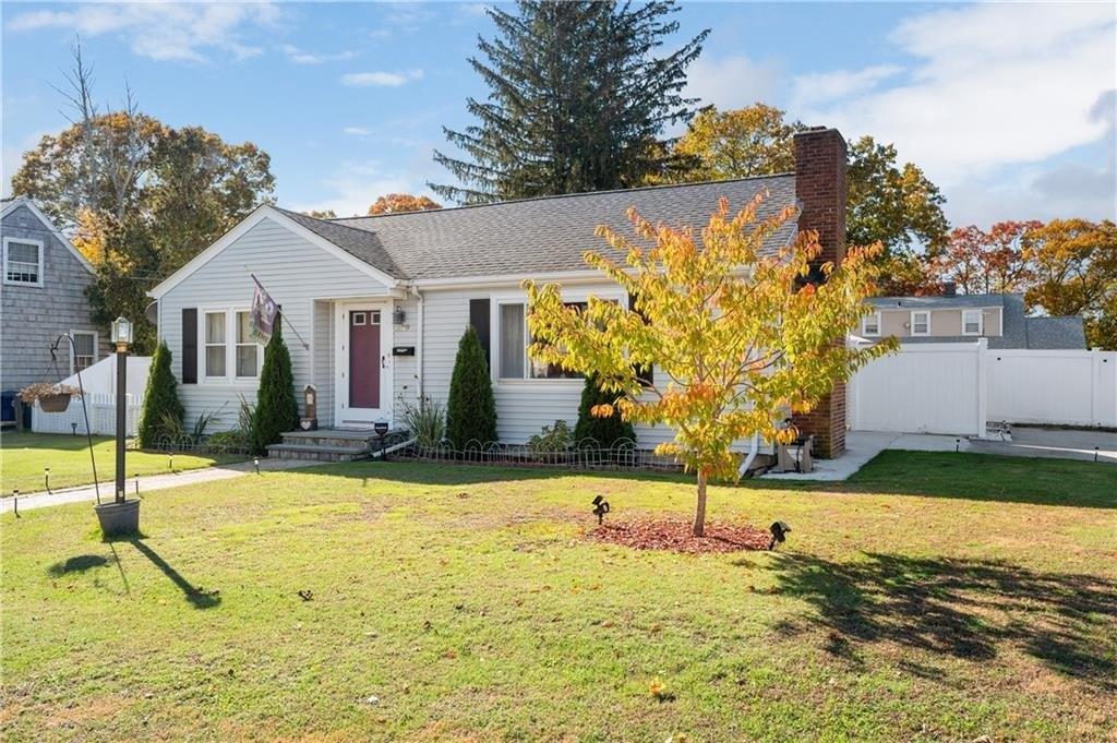 George Arden Ave, Warwick, RI 02886