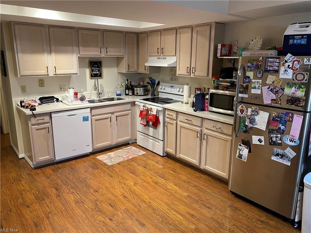 Deepwood Dr, Wadsworth, OH 44281