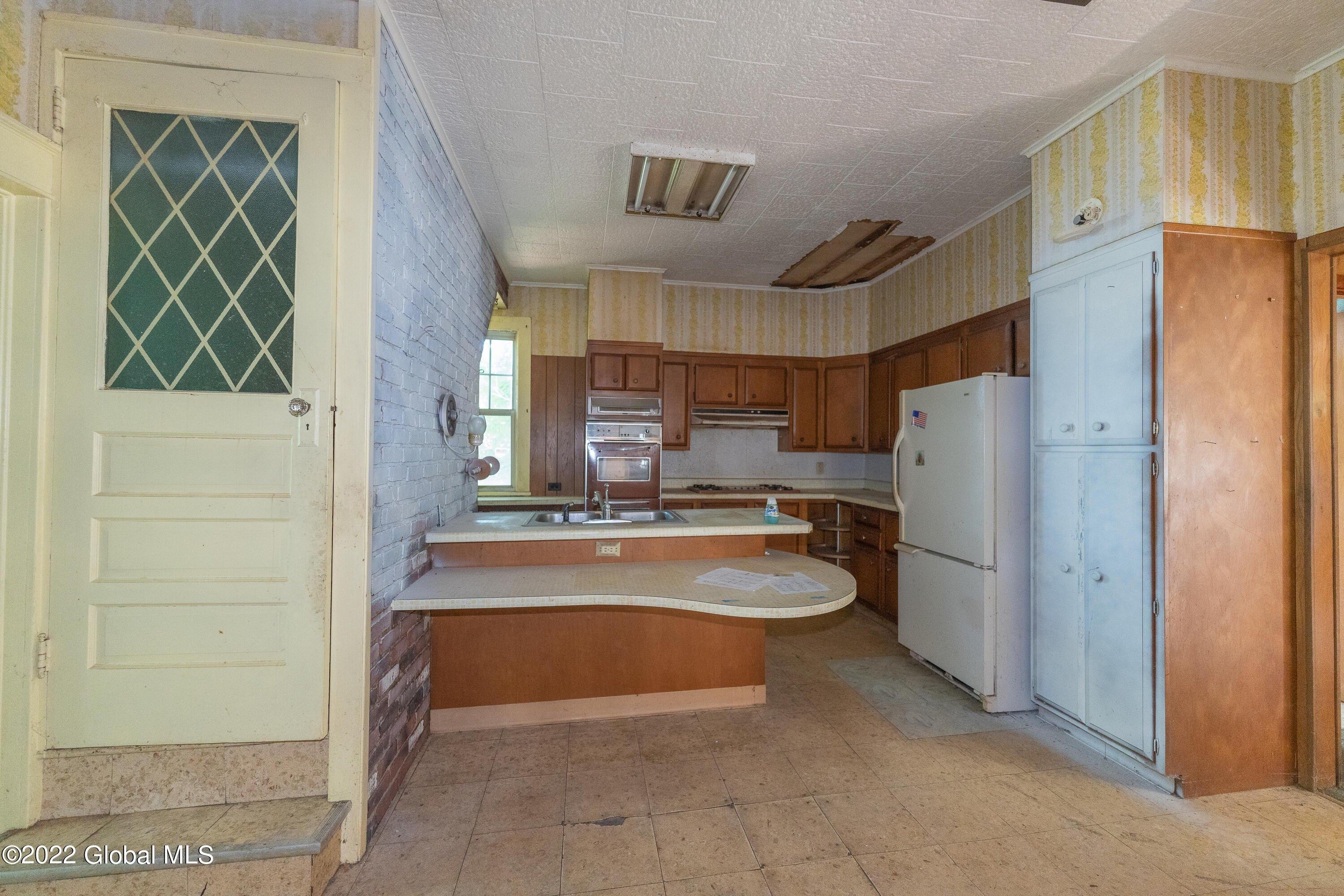 Tucker Ave, Troy, NY 12180