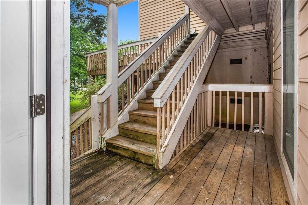 Mountain Springs Cir, Stone Mountain, GA 30088