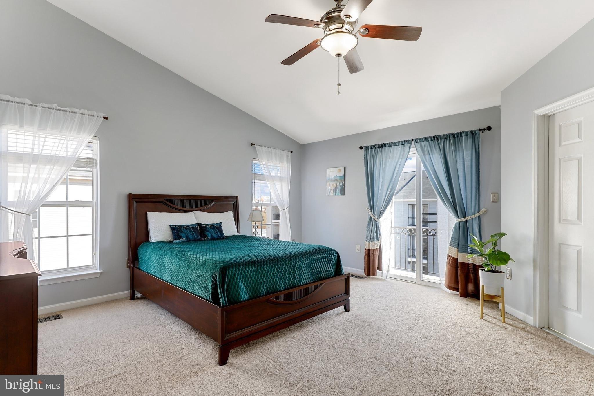 John Diskin Cir, Woodbridge, VA 22191