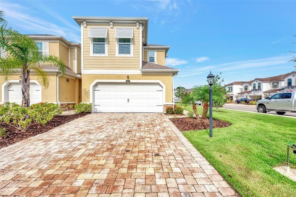 Sunnyside Ln, Bradenton, FL 34211
