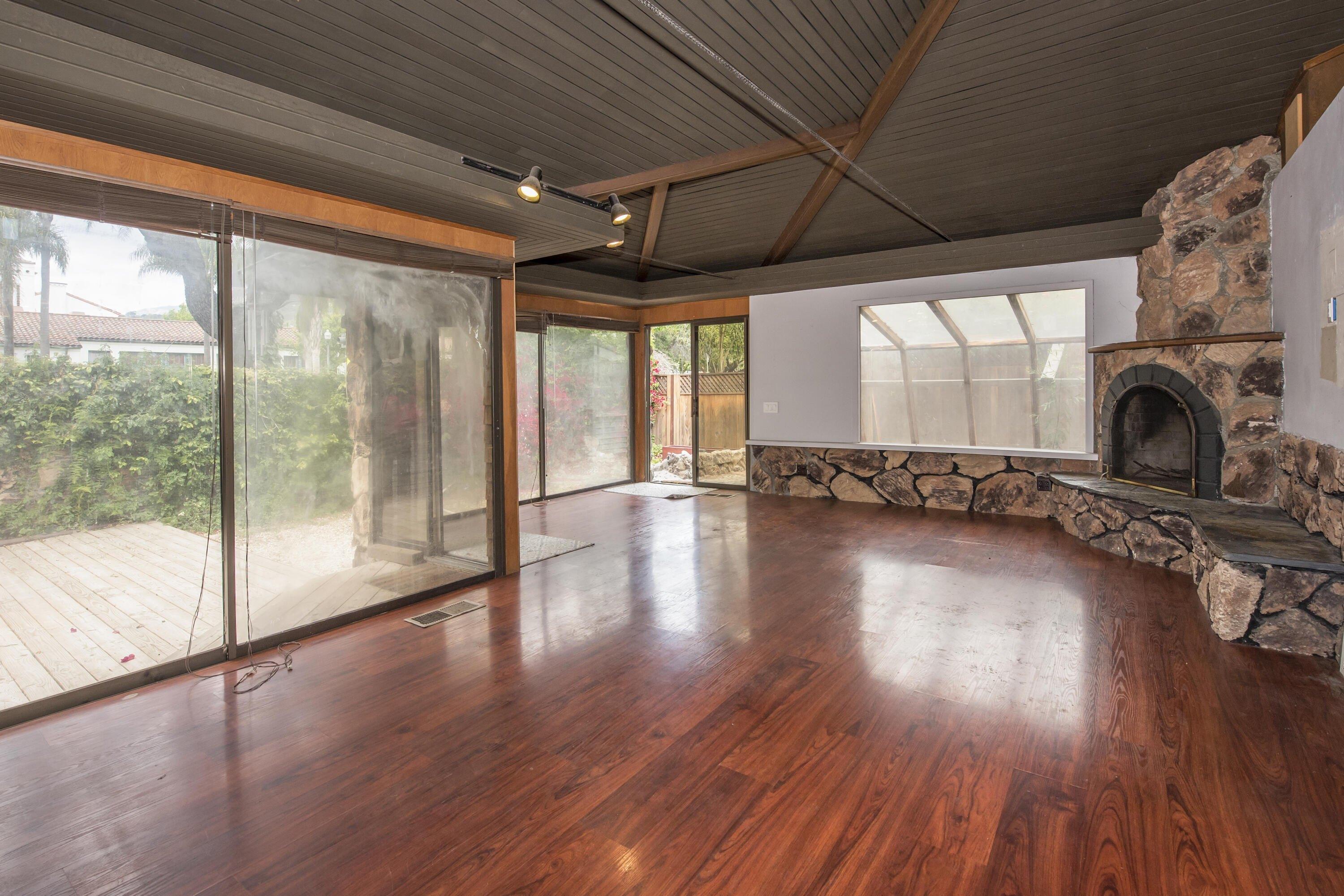 E Cota St, Santa Barbara, CA 93103