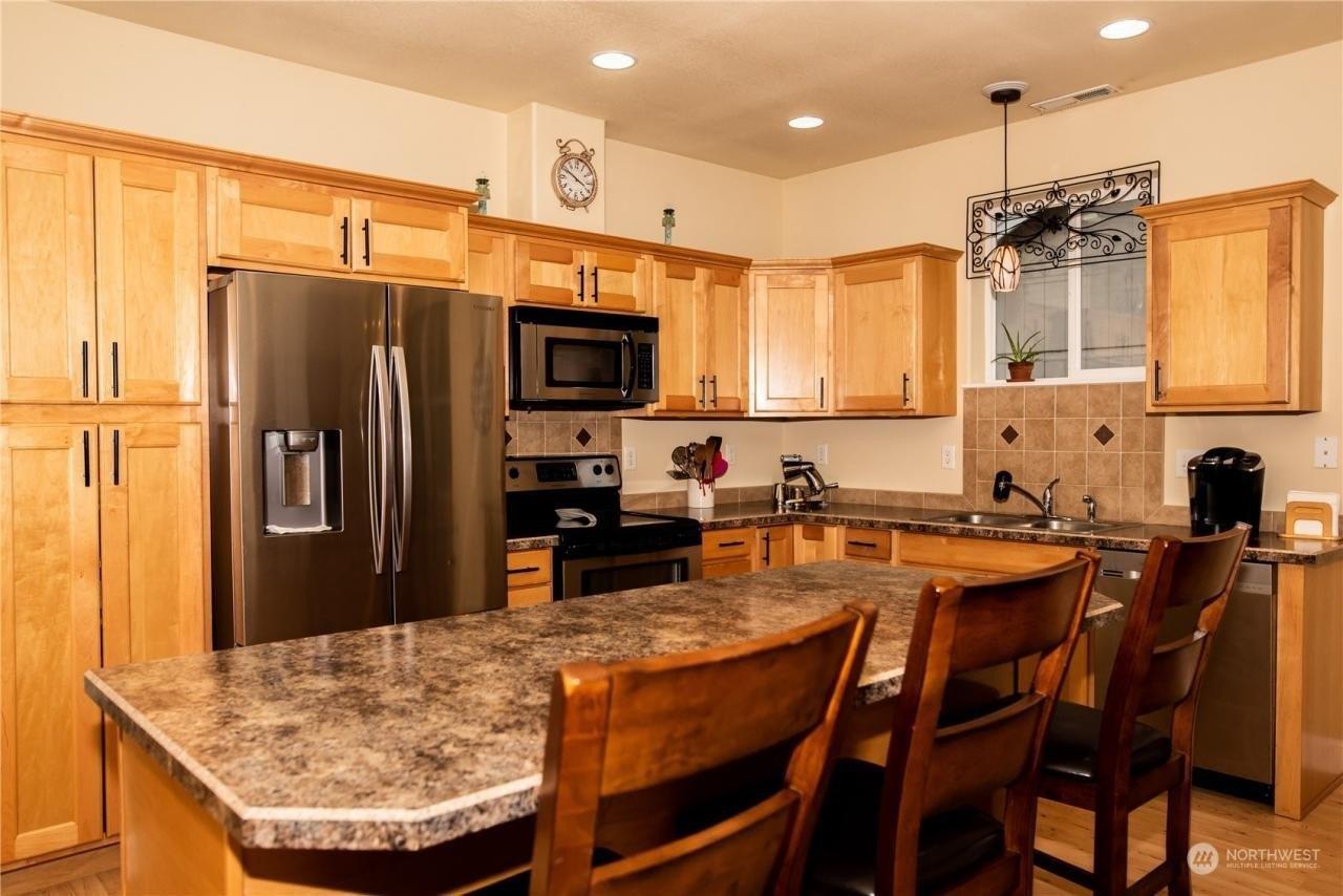 Redwood Ave, Longview, WA 98632