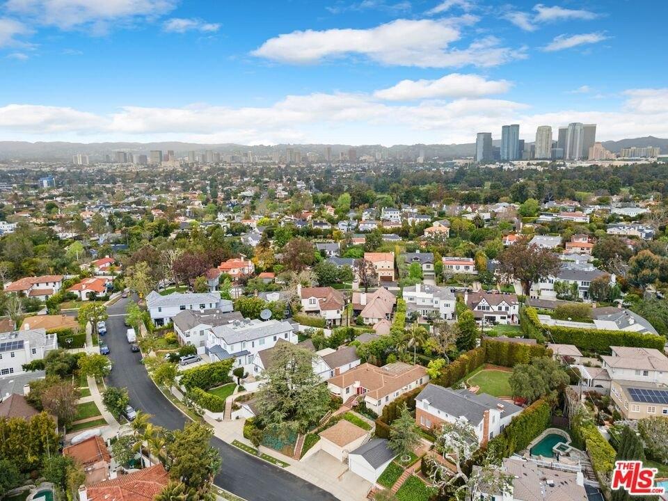 Patricia Ave, Los Angeles, CA 90064