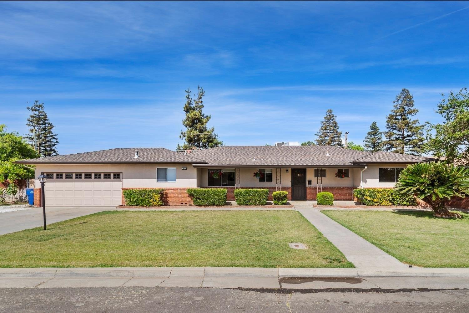 Cole Ave, Clovis, CA 93612