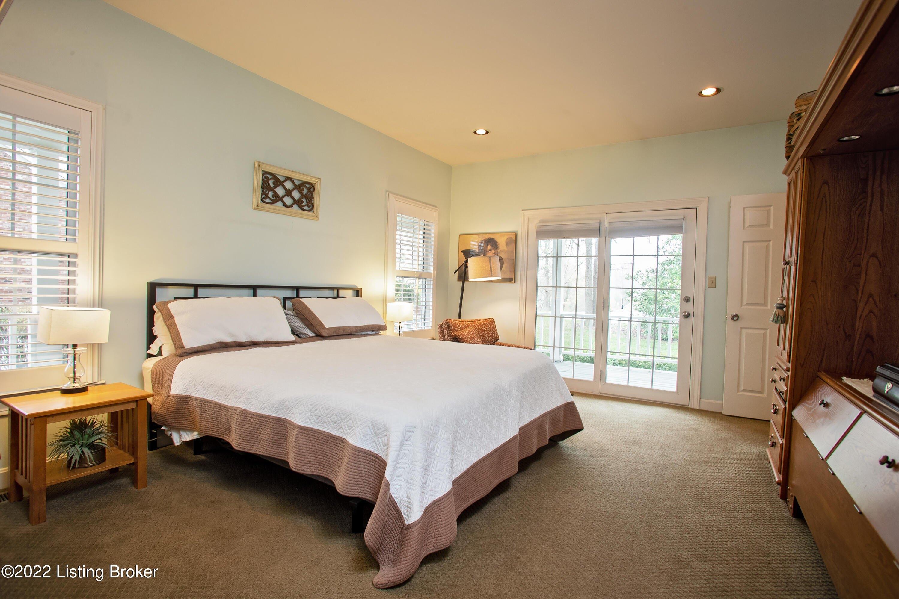 Worthington Ln, Prospect, KY 40059