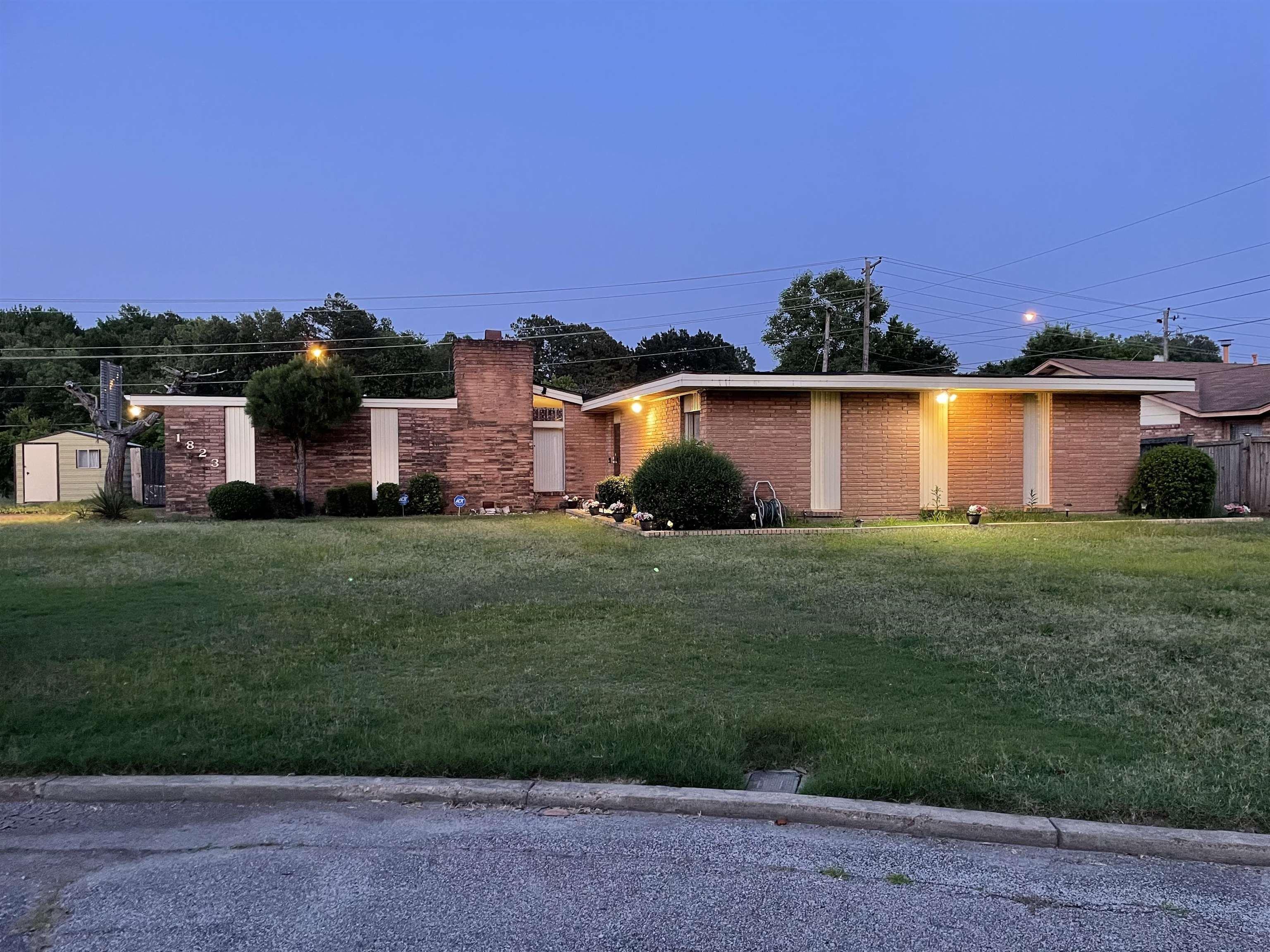 Oakwood Dr, Memphis, TN 38116