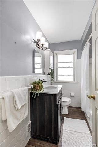 Huron St, Taylor, MI 48180