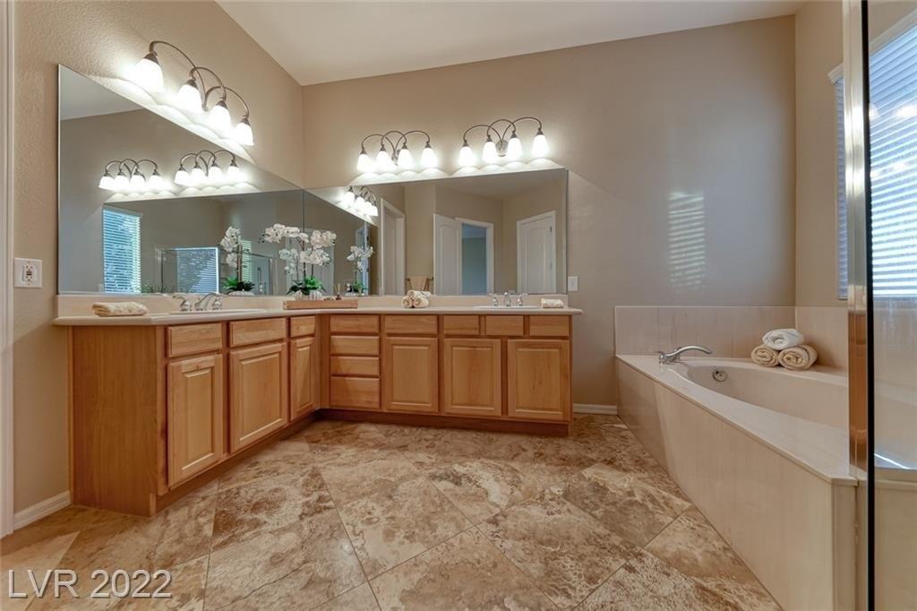 Olivia Heights Ave, Henderson, NV 89052
