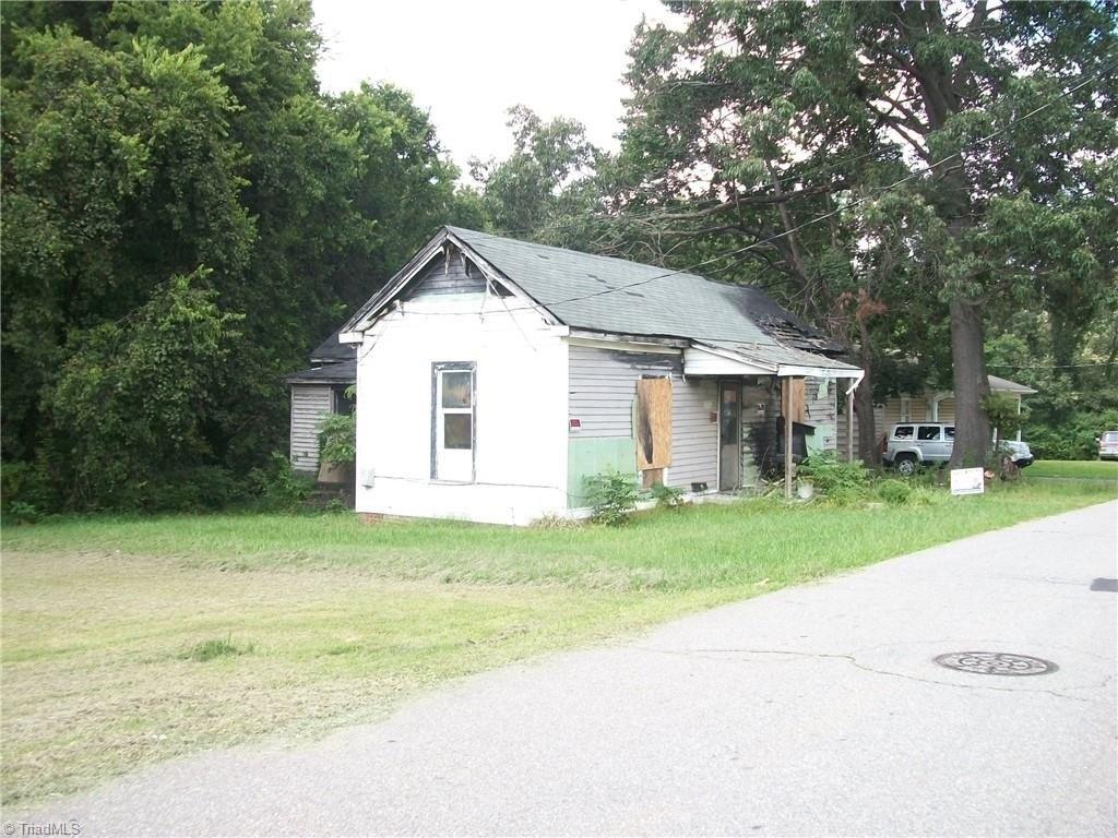 N Primitive St, Eden, NC 27288