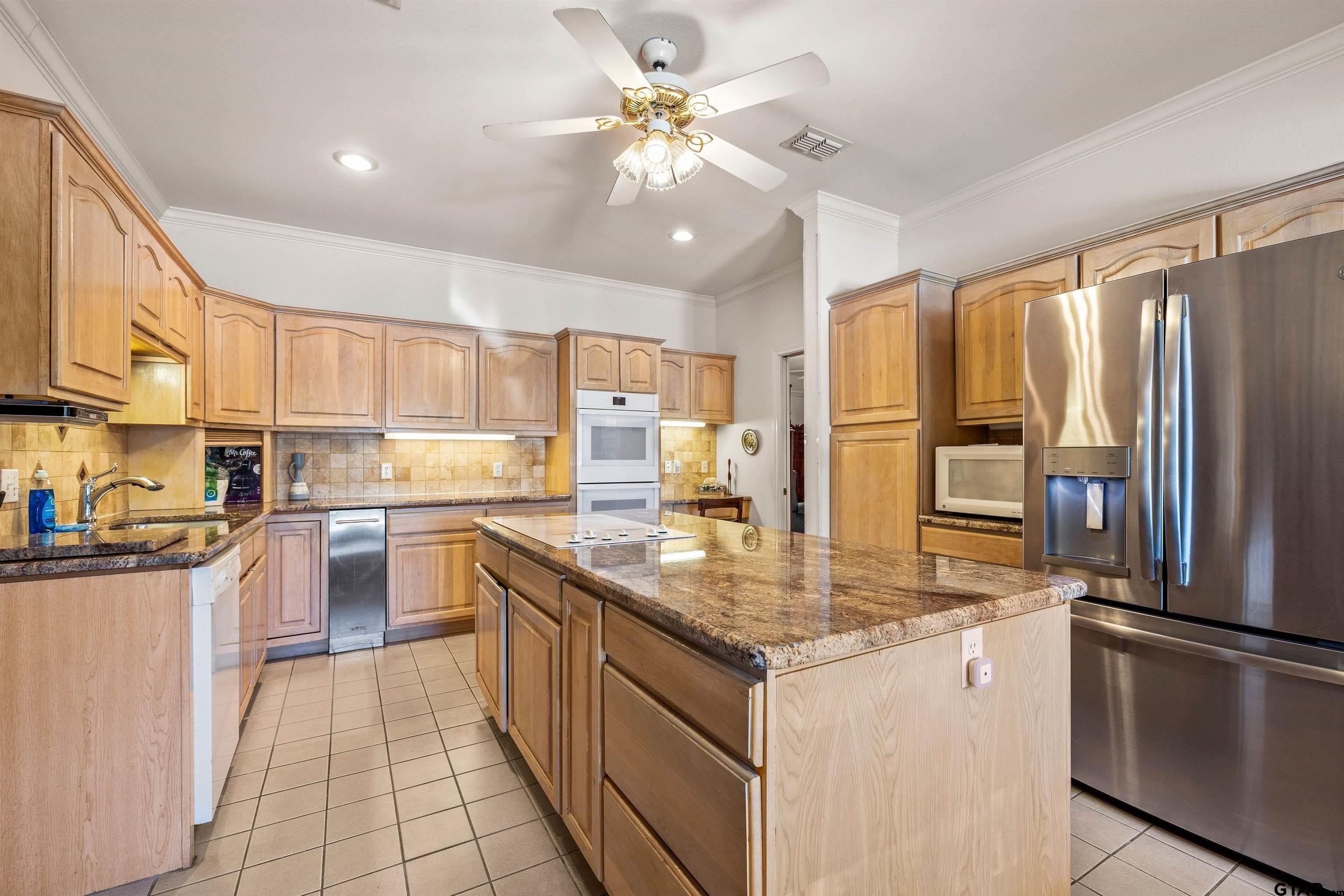 Ashford Ct, Tyler, TX 75703