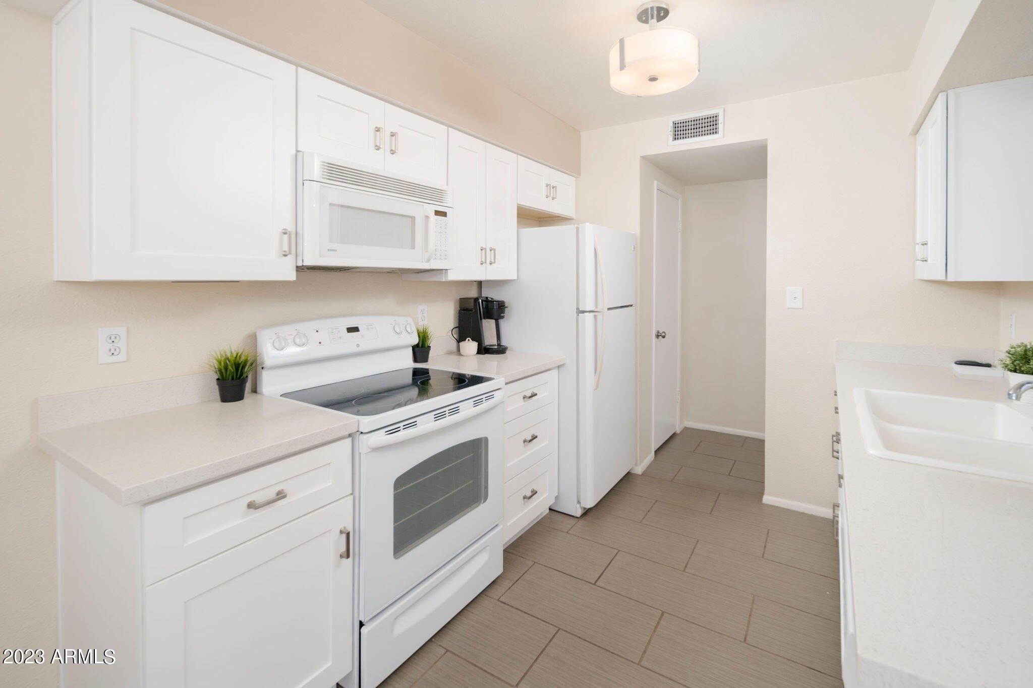 N Casa Tomas Ct, Phoenix, AZ 85016