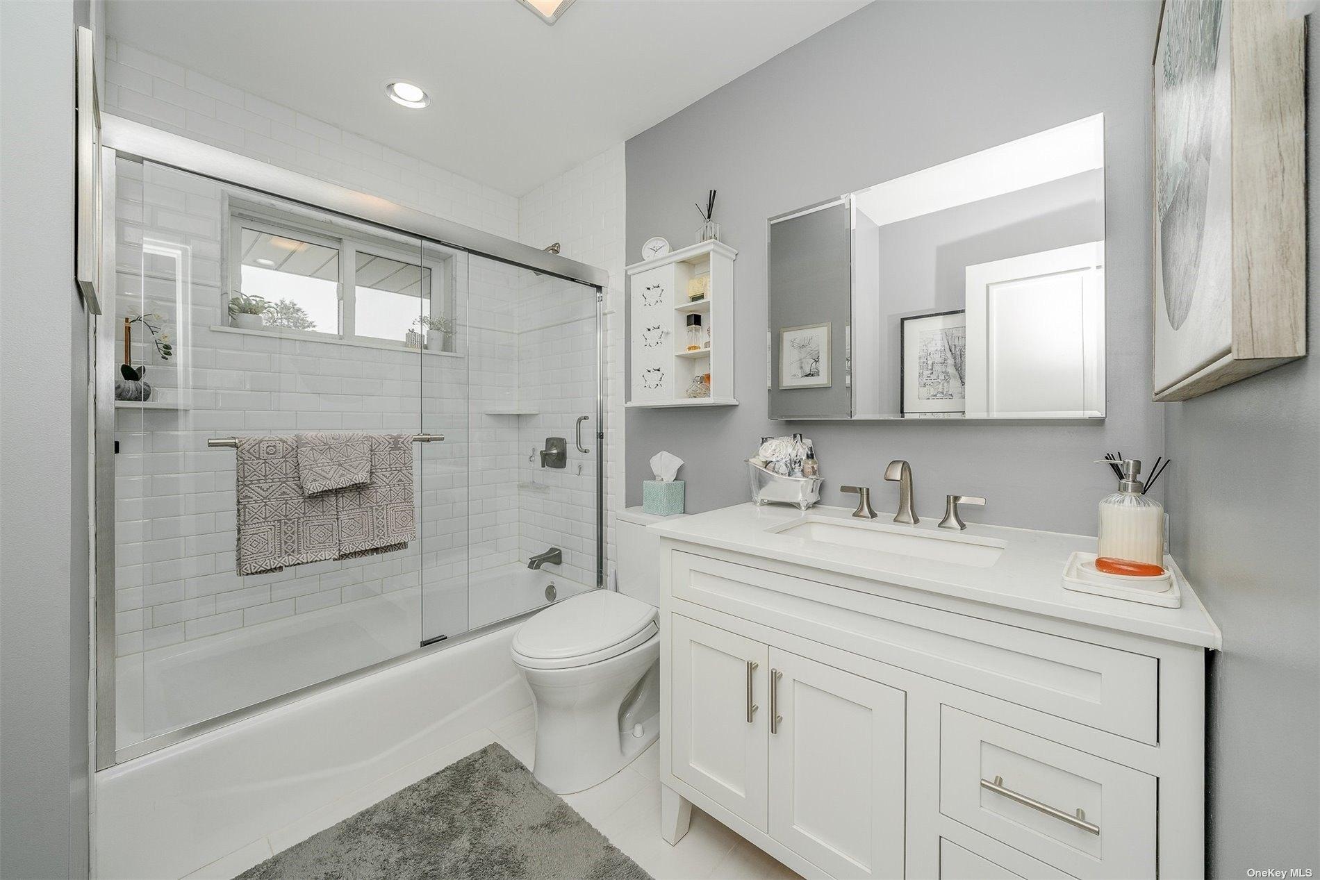 Garden Ln, Commack, NY 11725