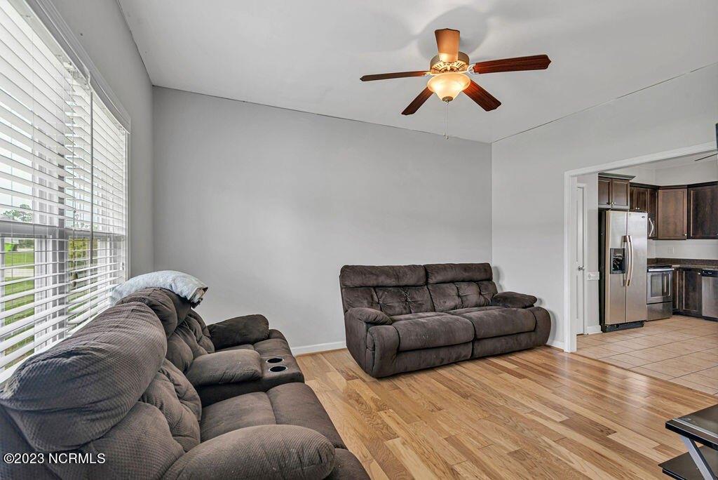 Inverness Dr, Hubert, NC 28539