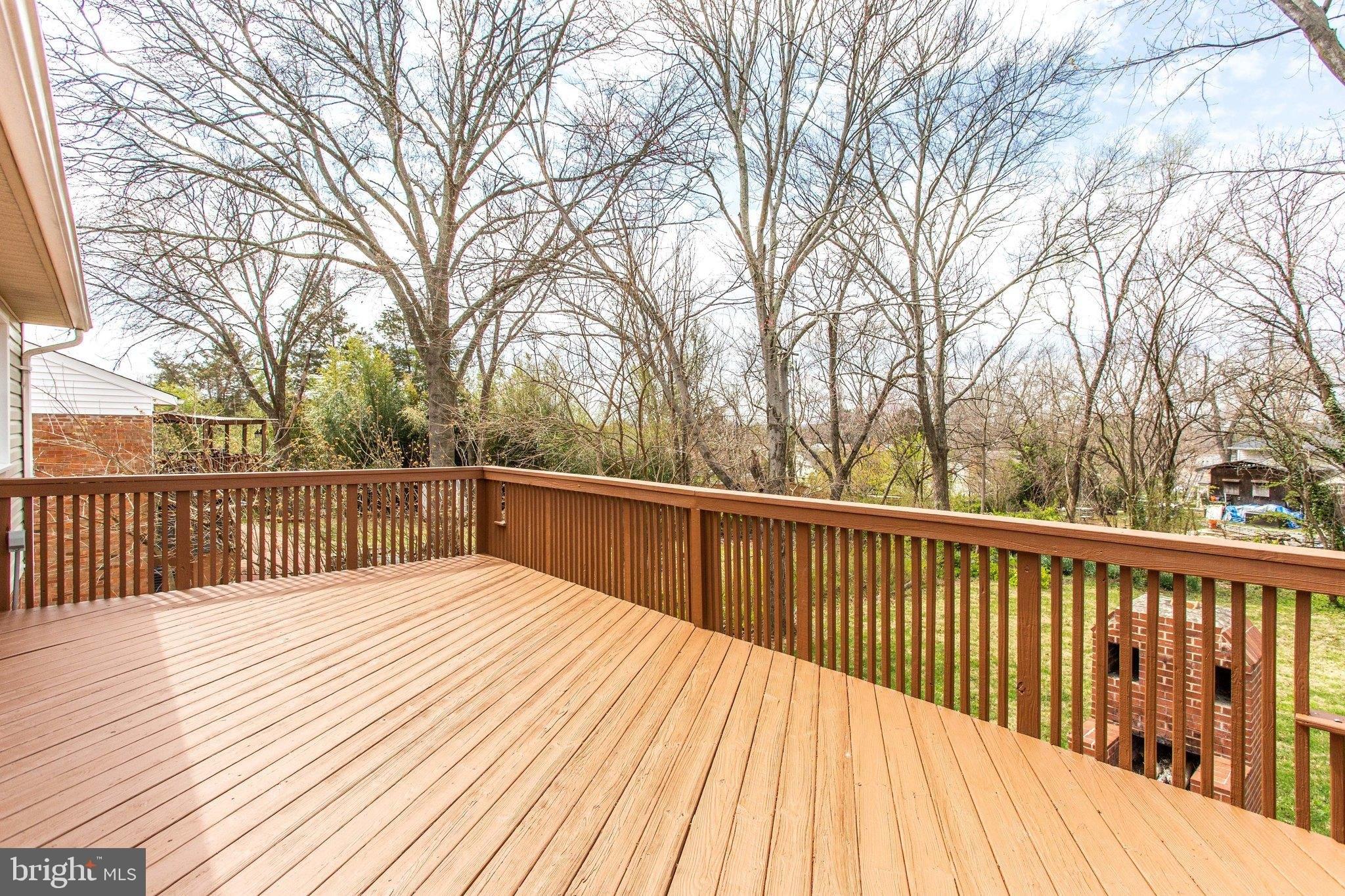 Mapleton Dr, Chantilly, VA 20151