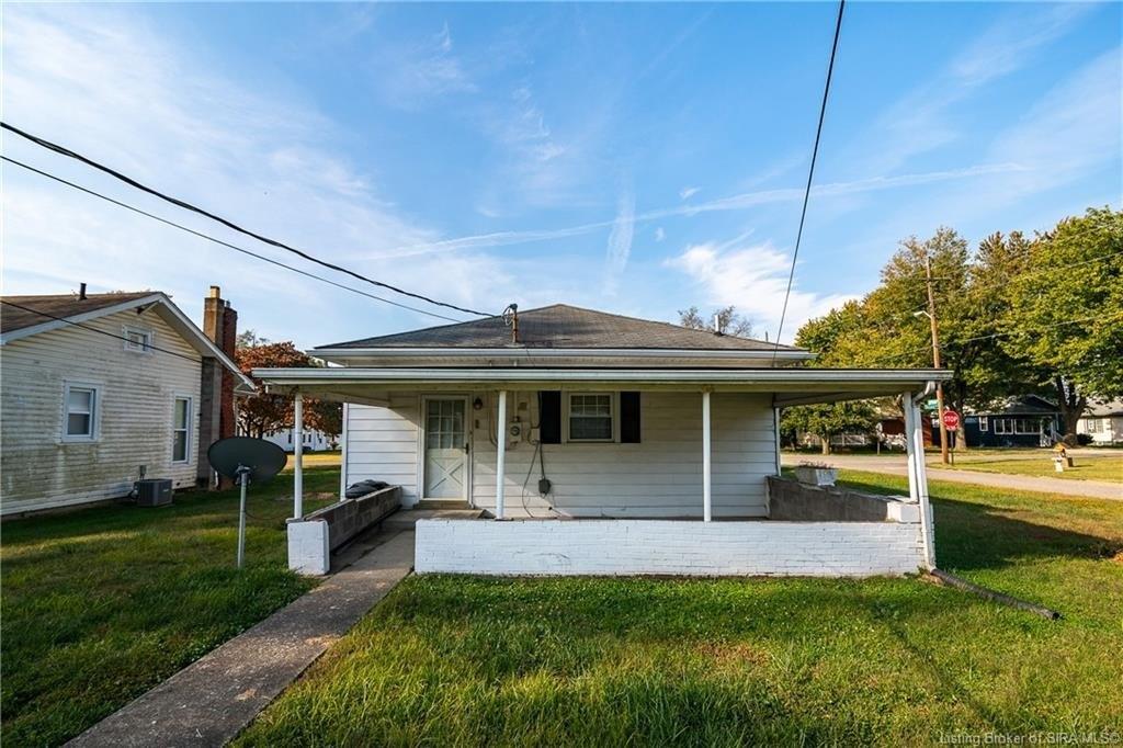 N Taggart Ave, Clarksville, IN 47129