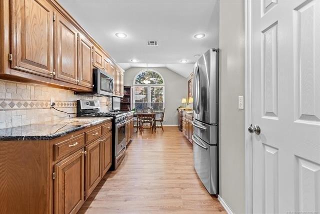 Putnam Dr, Bartlesville, OK 74006