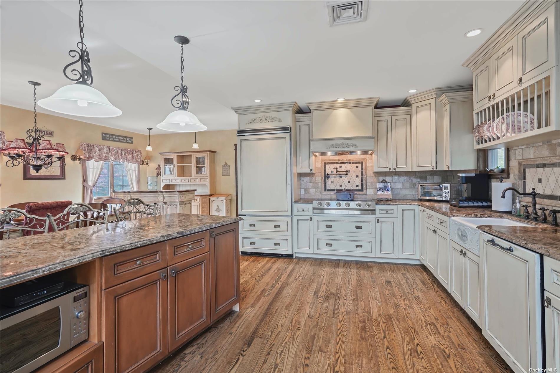 Stuyvesant Ave, Merrick, NY 11566