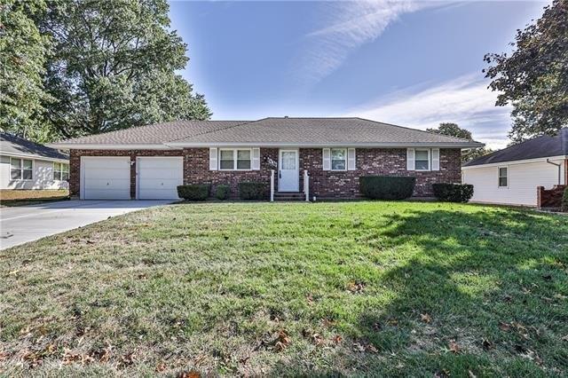 Ne 1st St, Blue Springs, MO 64014