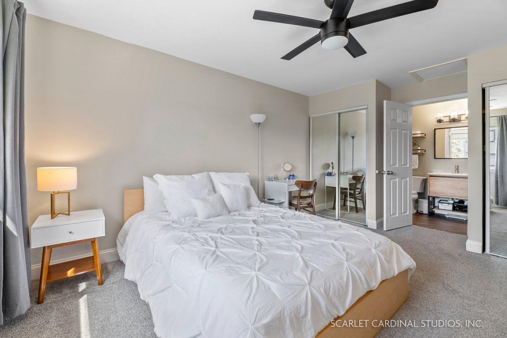 Chestnut Ct, Warrenville, IL 60555