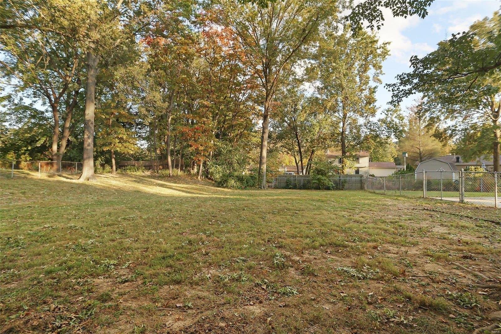Perigord Dr, Saint Louis, MO 63129