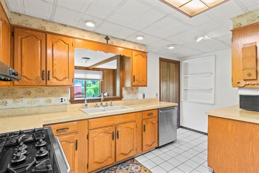 Vinedale Ave, Rochester, NY 14622