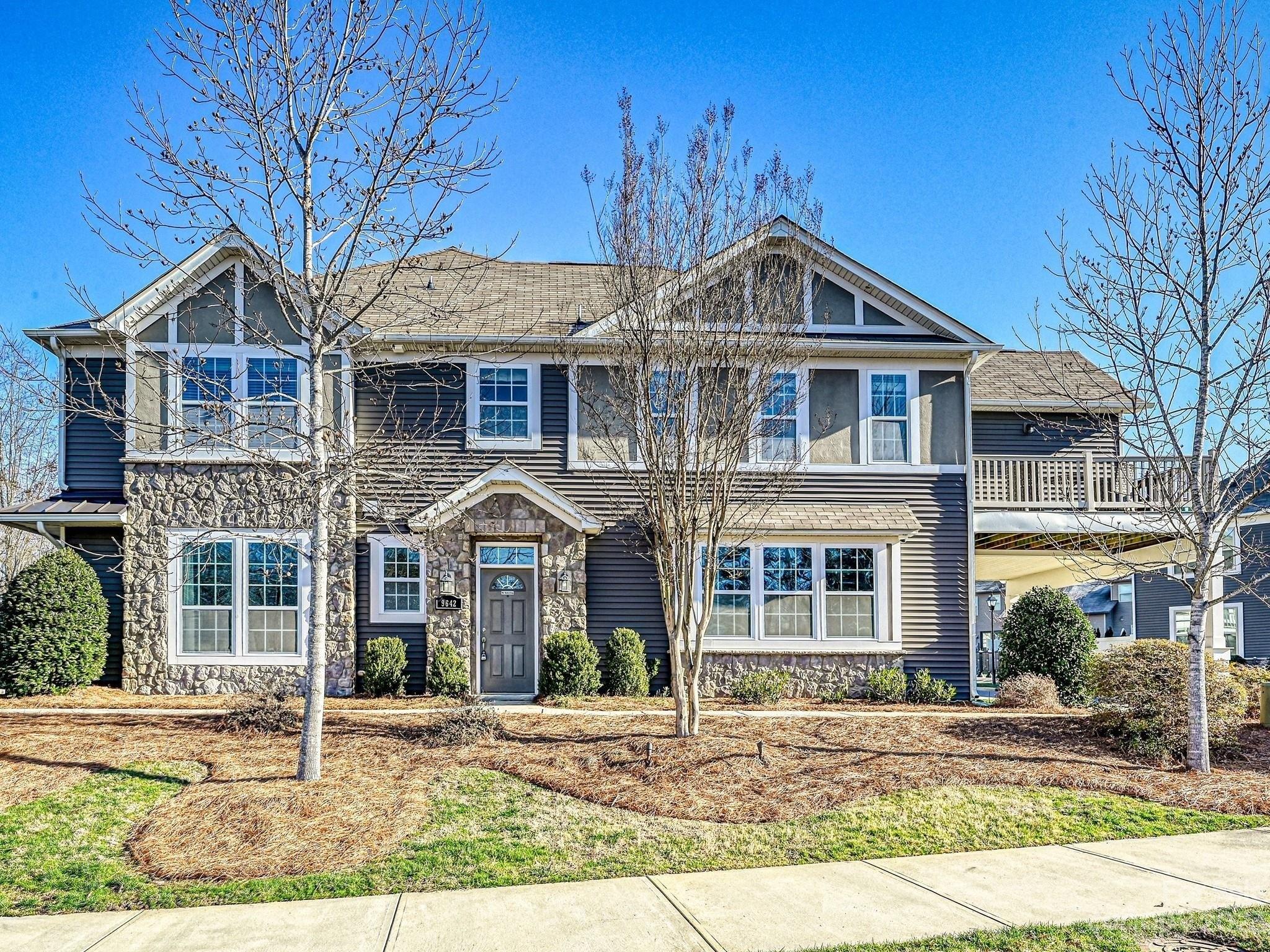 Glenburn Ln, Charlotte, NC 28278